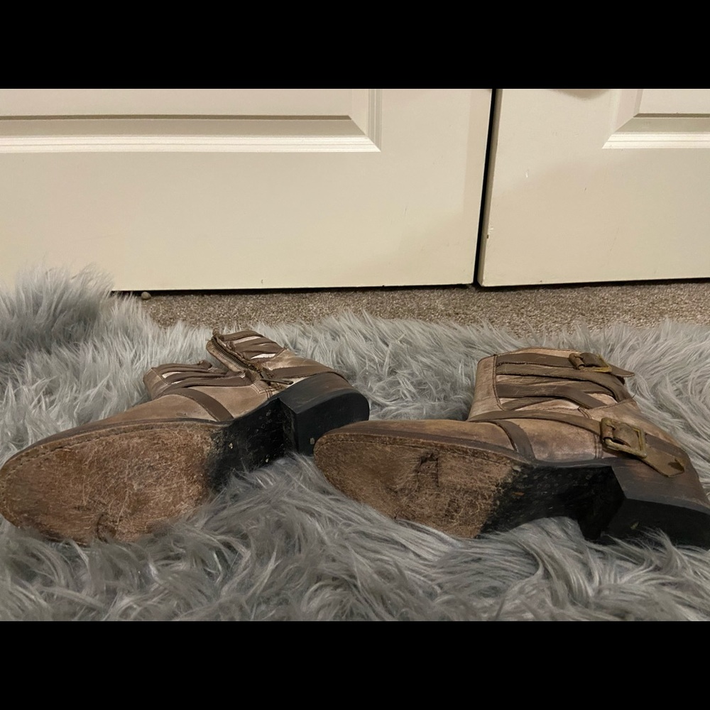 Freebird boots worn once~making room for new ones - Picture 5 of 5